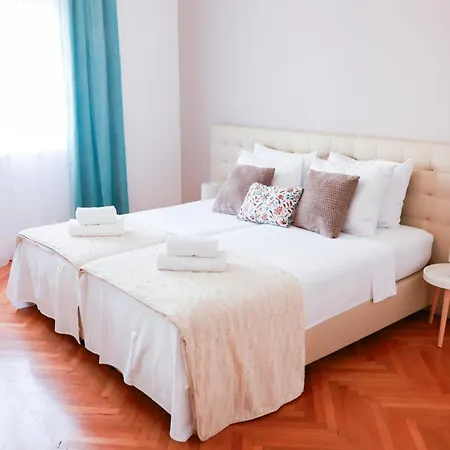 Apolon - In The Center Of Old Town Apartment