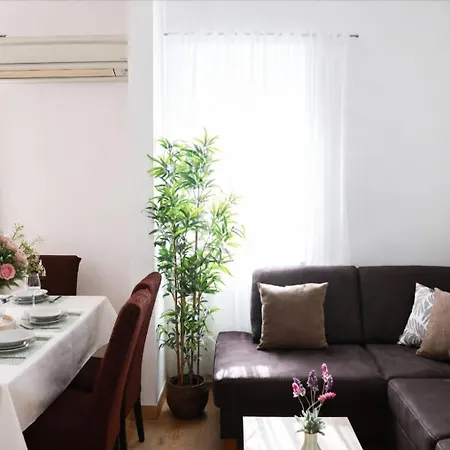 Apolon - In The Center Of Old Town Apartment *