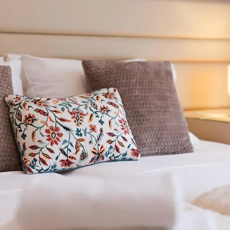 Apolon - In The Center Of Old Town Apartment *