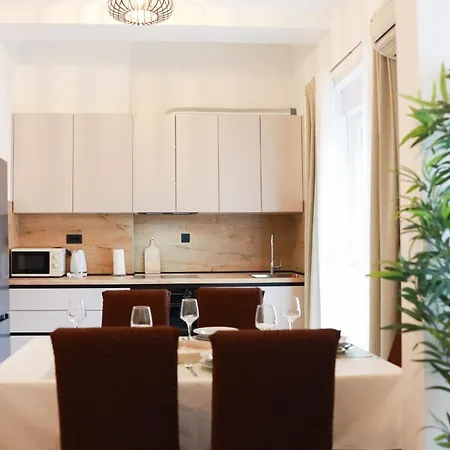 Apartment Apolon - In The Center Of Old Town Split